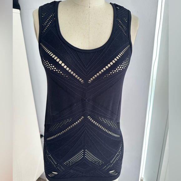 Fabletics  crochet top - Picture 1 of 4